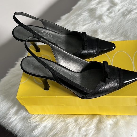 Circa Joan & David Black  Patent Slingback heeled pumps - Picture 2 of 13